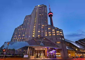 Multirise Toronto hotel with CN tower in the background